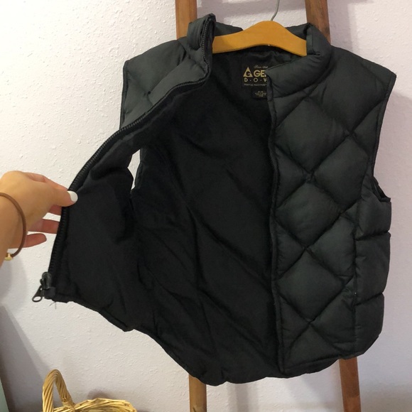 Gerry Black Puffer Vest - Picture 3 of 3